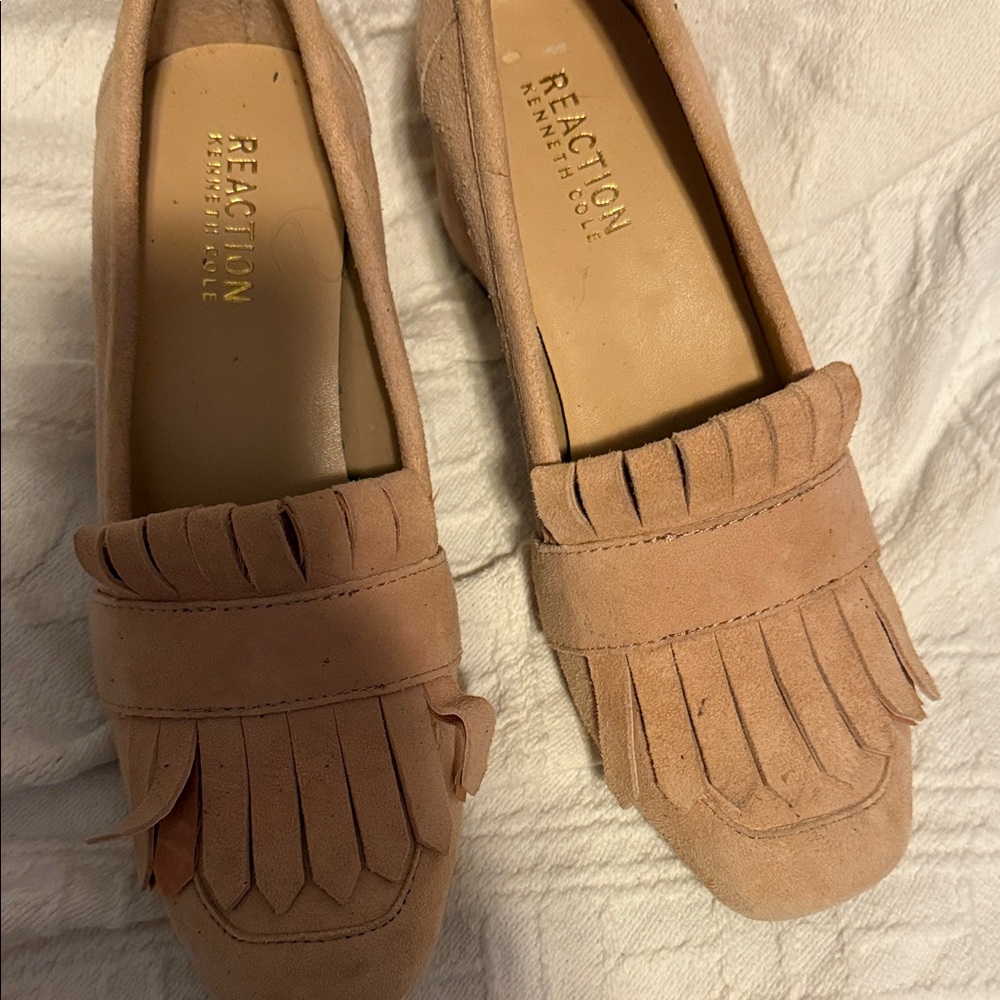 Kenneth Cole Reaction Women's Beige Fringe Loafers